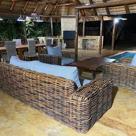 Genet House Holiday Home Marloth Park Eksteriør billede