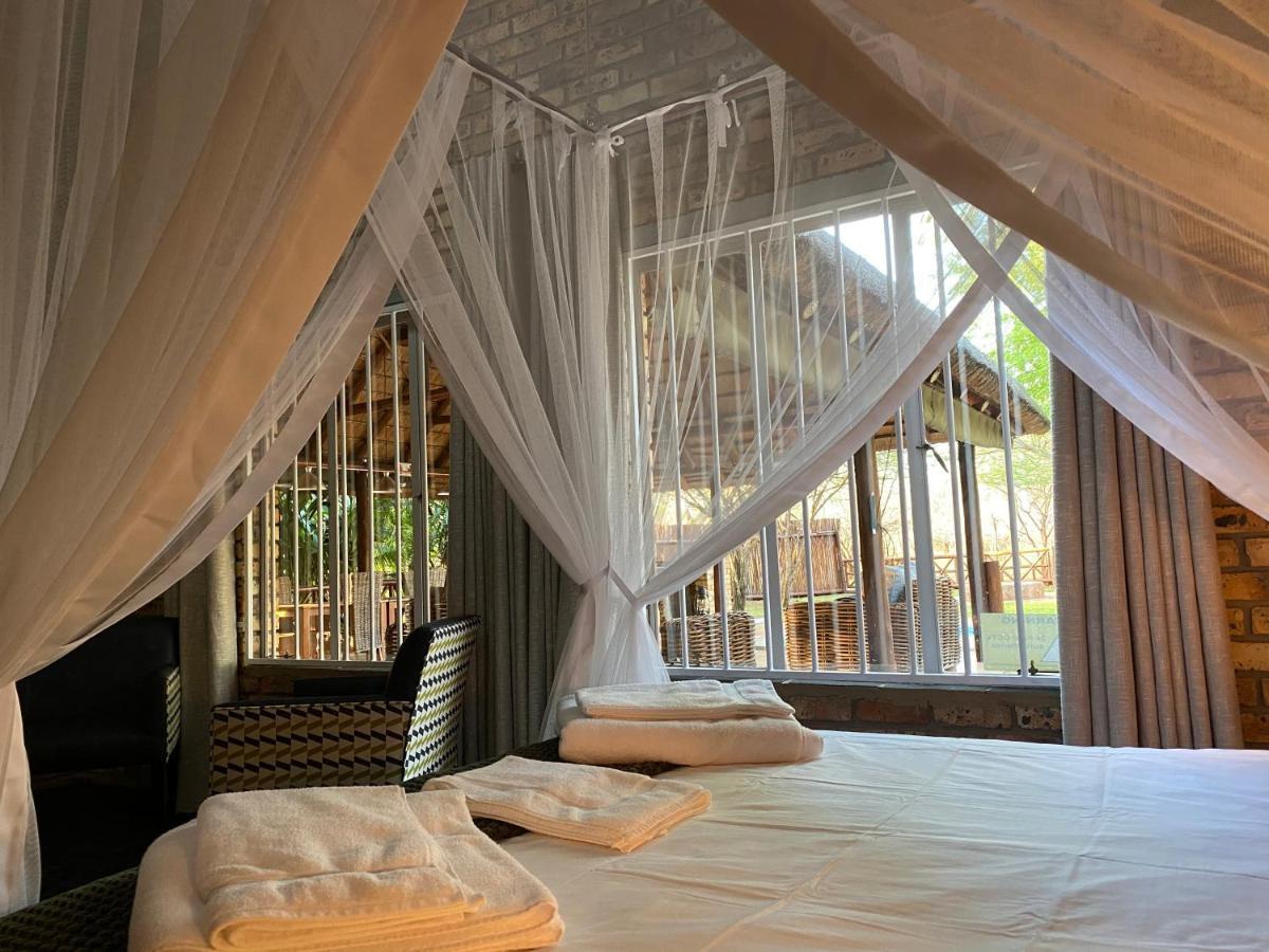Genet House Holiday Home Marloth Park Eksteriør billede