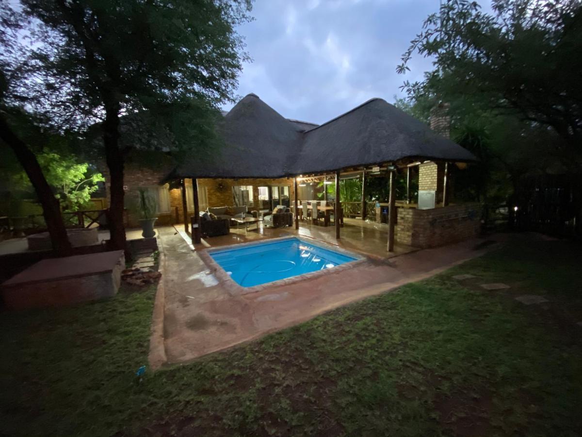 Genet House Holiday Home Marloth Park Eksteriør billede