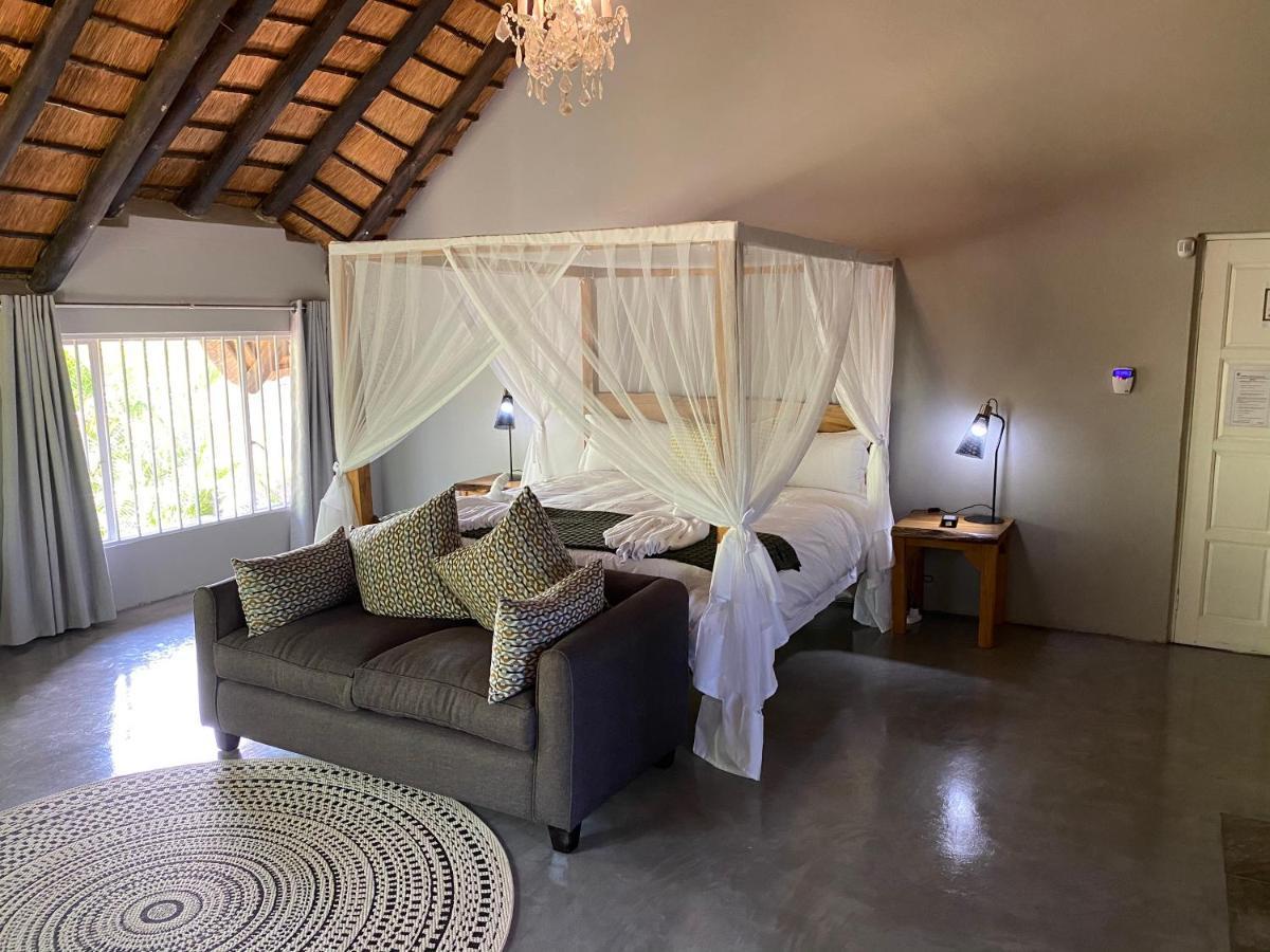 Genet House Holiday Home Marloth Park Eksteriør billede